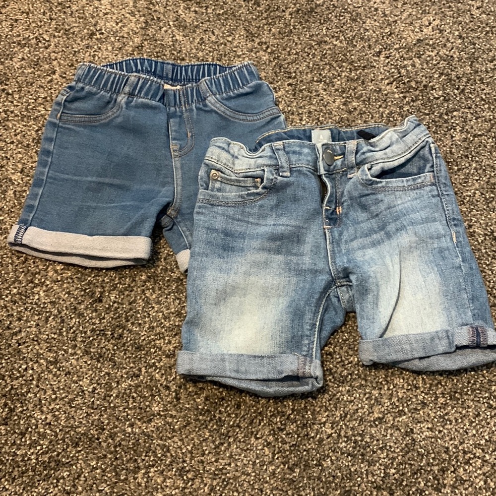 Set of two denim shorts
